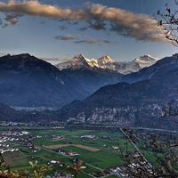 Flat in the mountains, by the lake, in the suburbs in Switzerland, Interlaken, 100 sq.m.