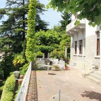 Villa in the big city in Italy, Como, 400 sq.m.