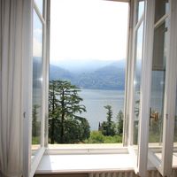Villa by the lake in Italy, Como, 450 sq.m.