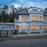 Вилла в большом городе в Чехии, Прага, Винограды, 450 кв.м.