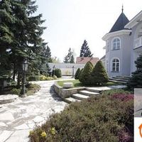 Дом в Чехии, Прага, Липаны, 1877 кв.м.