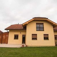 Дом в Чехии, Прага, Клановице, 300 кв.м.