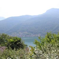 Villa in the big city, in the mountains, by the lake in Switzerland, Lugano, 233 sq.m.