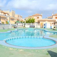 Бунгало в пригороде в Испании, Валенсия, Торревьеха, 100 кв.м.