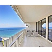 Apartment in the USA, Florida, Bal Harbour, 192 sq.m.