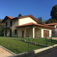 Villa in Italy, Lombardia, 180 sq.m.