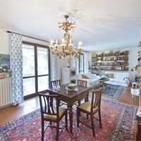 Apartment in Italy, Lombardia, 200 sq.m.