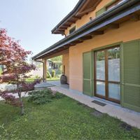 Apartment in Italy, Lombardia, 130 sq.m.