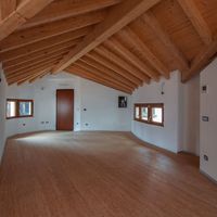 Apartment in Italy, Lombardia, Varese, 220 sq.m.