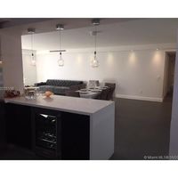 Apartment in the USA, Florida, Bal Harbour, 181 sq.m.