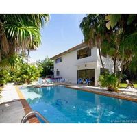 House in the USA, Florida, Golden Beach, 298 sq.m.