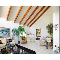 House in the USA, Florida, Golden Beach, 298 sq.m.