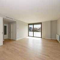 Квартира в большом городе в Испании, Каталония, Барселона, 100 кв.м.