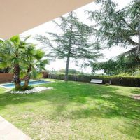 Вилла в пригороде в Испании, Каталония, Барселона, 400 кв.м.