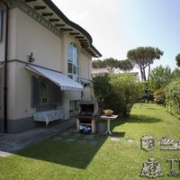 Villa in Italy, Forte dei Marmi, 330 sq.m.