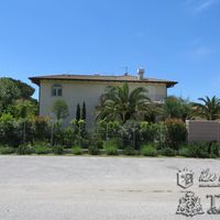 Villa in Italy, Forte dei Marmi, 200 sq.m.