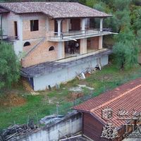 Villa in the mountains in Italy, Toscana, Marina di Pietrasanta, 246 sq.m.