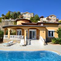 Villa in the mountains, at the seaside in Turkey, Mahmutlar, 120 sq.m.