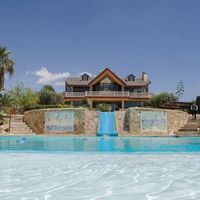Отель (гостиница) в горах, в деревне, у озера в Испании, Валенсия, Аликанте, 450 кв.м.