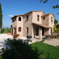 Villa in the village in Italy, Toscana, Cortona, 510 sq.m.