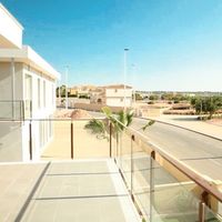 Villa in the mountains, by the lake, in the suburbs, at the seaside in Spain, Comunitat Valenciana, Alicante, 152 sq.m.