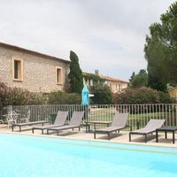 Hotel in the suburbs in France, Occitanie, Nimes, 820 sq.m.
