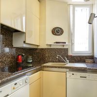 Квартира в большом городе во Франции, Париж, 82 кв.м.