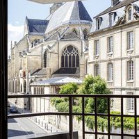 Flat in the big city in France, Paris, 121 sq.m.