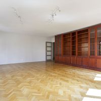 Flat in the big city in France, Paris, 121 sq.m.