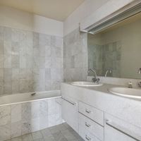 Flat in the big city in France, Paris, 121 sq.m.