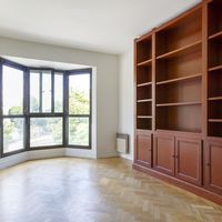 Flat in the big city in France, Paris, 121 sq.m.
