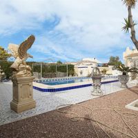 Chalet in the big city in Spain, Comunitat Valenciana, Torrevieja, 128 sq.m.
