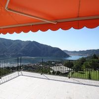 Villa in the mountains, in the village, by the lake in Italy, Como, 260 sq.m.