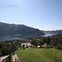 Villa in the mountains, in the village, by the lake in Italy, Como, 260 sq.m.