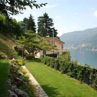 Villa in the mountains, in the village, by the lake in Italy, Como, 250 sq.m.