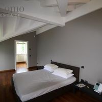 Villa in the mountains, in the village, by the lake in Italy, Como, 250 sq.m.