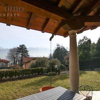 Villa in the mountains, in the village, by the lake in Italy, Como, 500 sq.m.