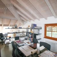 Villa in the mountains, in the village, by the lake in Italy, Como, 500 sq.m.
