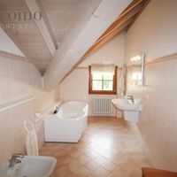 Villa in the mountains, in the village, by the lake in Italy, Como, 500 sq.m.