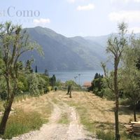 Apartment in the mountains, in the village, by the lake in Italy, Como, 130 sq.m.