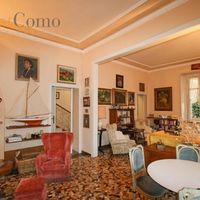 Villa in the mountains, in the village, by the lake in Italy, Como, 500 sq.m.
