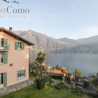 Villa in the mountains, in the village, by the lake in Italy, Como, 500 sq.m.