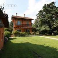 Villa in the mountains, in the village, by the lake in Italy, Como, 460 sq.m.