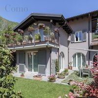 Villa in the mountains, in the village, by the lake in Italy, Como, 190 sq.m.