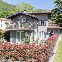 Villa in the mountains, in the village, by the lake in Italy, Como, 190 sq.m.