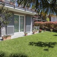 Villa in the mountains, in the village, by the lake in Italy, Como, 190 sq.m.