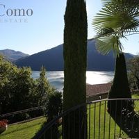 Villa in the mountains, in the village, by the lake in Italy, Como, 350 sq.m.