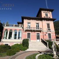 Villa in the village, by the lake in Italy, Como, 720 sq.m.