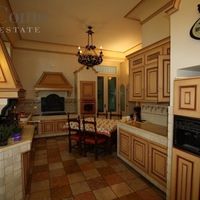 Villa in the village, by the lake in Italy, Como, 720 sq.m.
