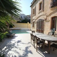 Villa in the big city, at the seaside in Malta, Valletta, 200 sq.m.